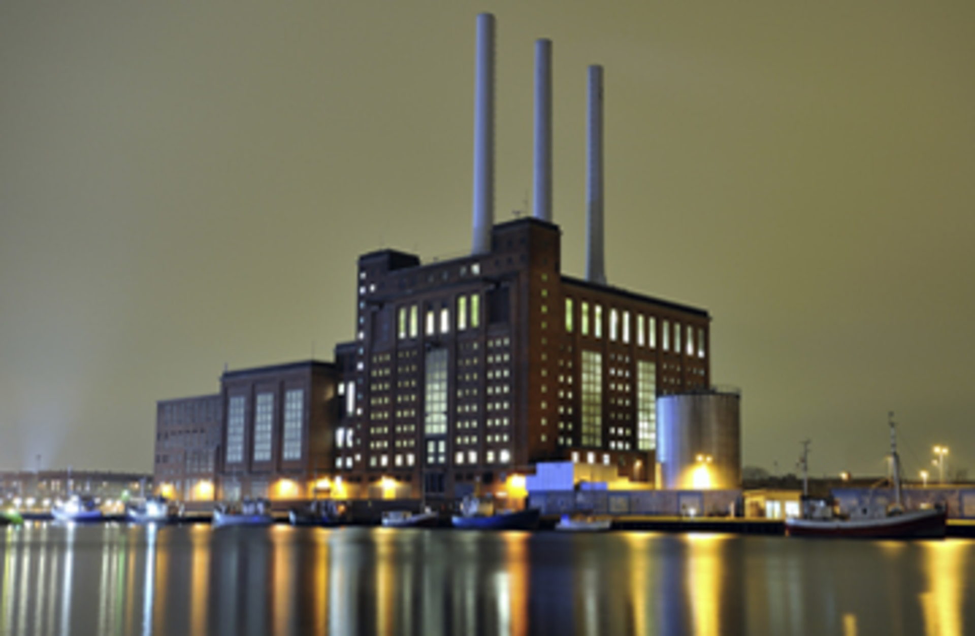 Power Plant Christian Keller/Getty Images/ThinkStock
