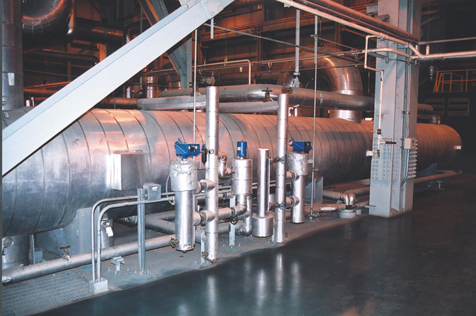 Boiler feedwater heaters in power plants represent an application opportunity for modern guided wave radar level measurement. (Courtesy Magnetrol International)