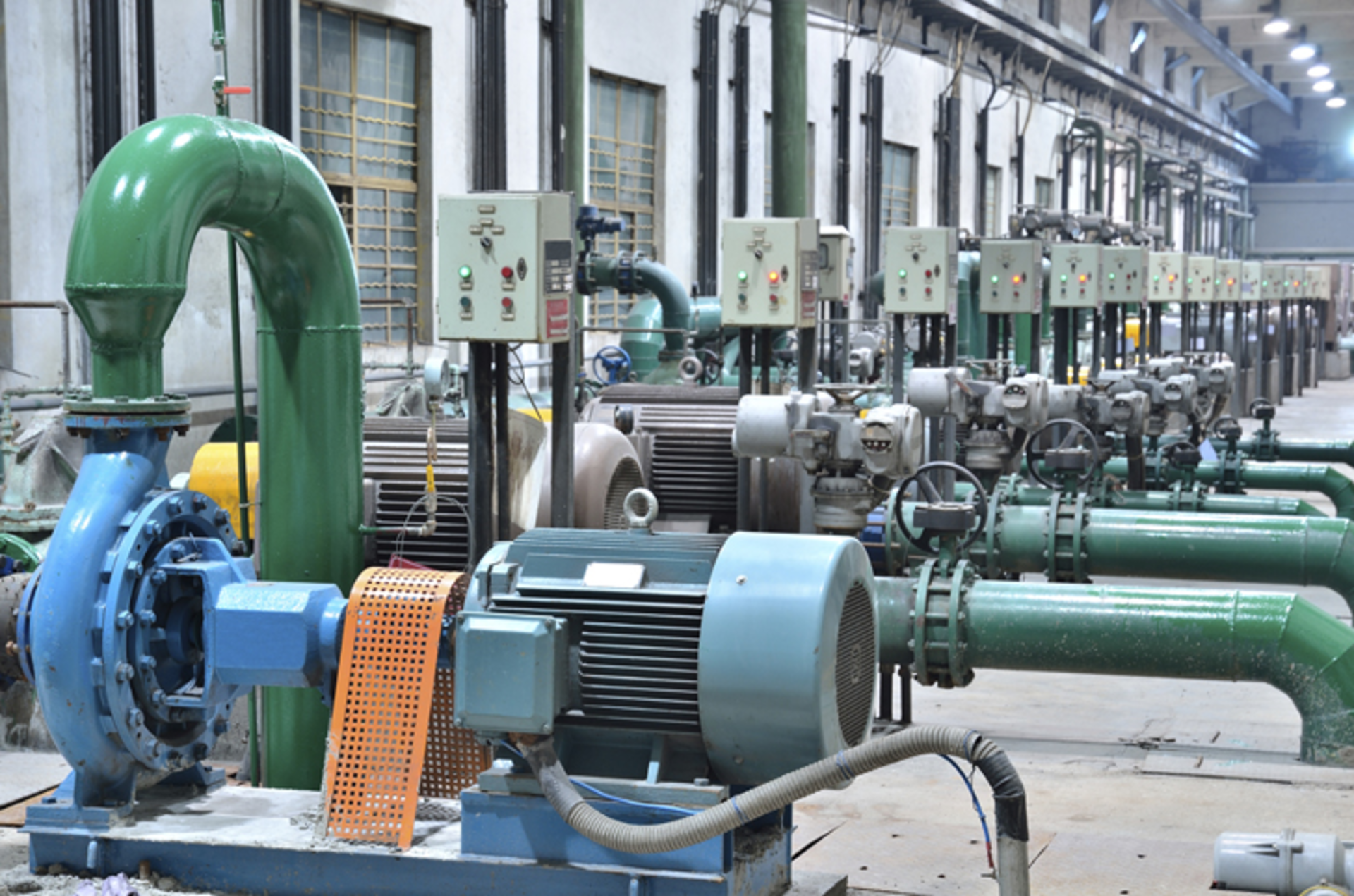 Thermal flow switches can be employed to protect industrial pumping systems from potentially costly damages. (Nian Liu/iStock)