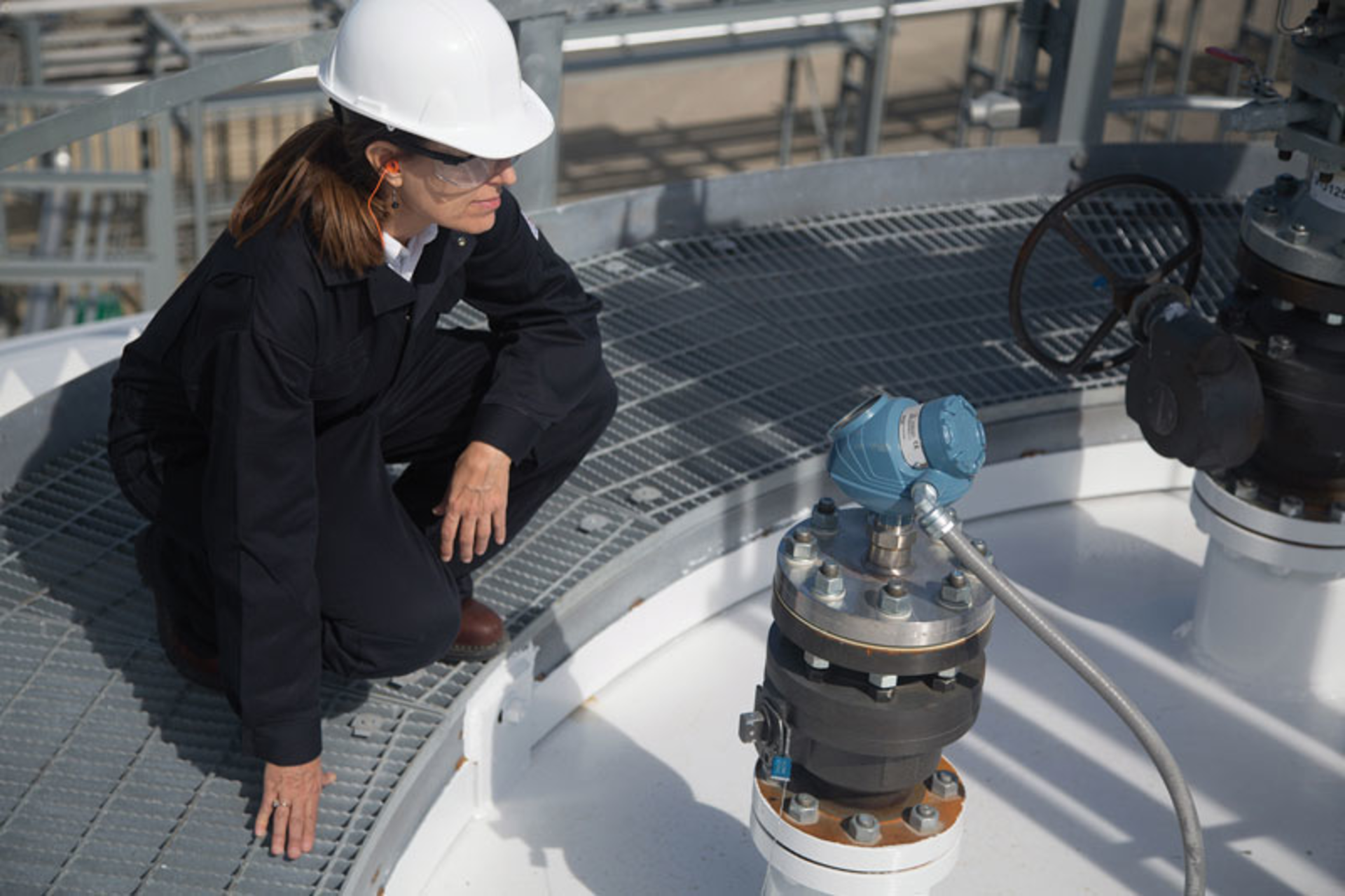 Image 1. As radar level instrument technologies have improved, the variety of devices has grown along with the number of installations in process industry applications. All graphics courtesy of Emerson