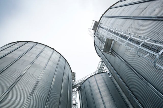 Nitrogen is the leading gas used for tank blanketing applications. It is simple to use and requires little or no maintenance. It prevents ignition of flammable liquids, inhibits vapor loss, and protects chemicals, pharmaceuticals and foods from oxygen and moisture degradation. (gece33/iStock)
