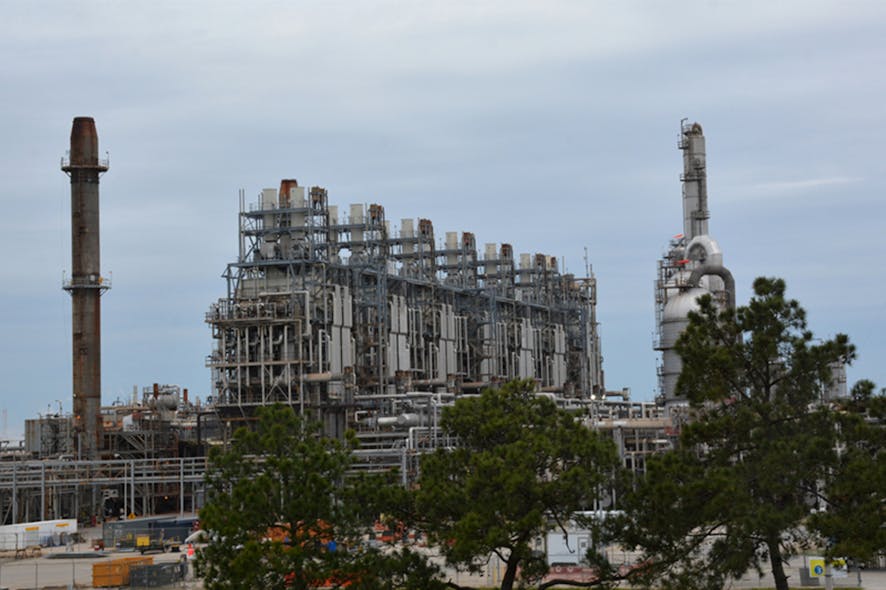 Oil refinery near Port Arthur, Texas. kzubrycki/iStock