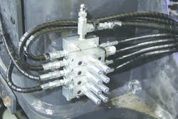 The performance indicators on this series progressive divider valve will alert employees to a failure in the system. When feedback options are utilized, the pump control may also sound an alarm. The performance indicators on this series progressive divider valve will alert employees to a failure in the system. When feedback options are utilized, the pump control may also sound an alarm.