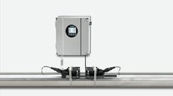 Figure 1. The Siemens Sitrans FS230 clamp-on ultrasonic flow system combines a Sitrans FST030 digital transmitter with Sitrans FSS200 external sensors. Figure 1. The Siemens Sitrans FS230 clamp-on ultrasonic flow system combines a Sitrans FST030 digital transmitter with Sitrans FSS200 external sensors.