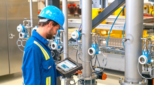 Figure 1. With Bluetooth, a technician can access a temperature instrument from up to 40 feet away using an Endress+Hauser Field Xpert SMT70 handheld tablet PC tool.