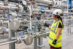 A flowmeter should be calibrated as close to service conditions as possible. A flowmeter should be calibrated as close to service conditions as possible.