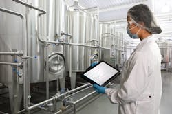 Single Pair Ethernet allows a bandwidth and speed that lifts field data transmission to a completely new level. Maintenance and plant managers benefit from new insights. Single Pair Ethernet allows a bandwidth and speed that lifts field data transmission to a completely new level. Maintenance and plant managers benefit from new insights.